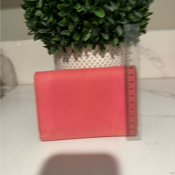 Pre loved Prada Wallet in pink - Picture 3 of 8